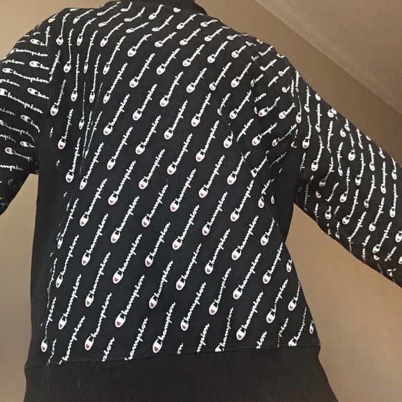 Champion Black Reverse Weave Logo Pattern Crewneck - Picture 5 of 5